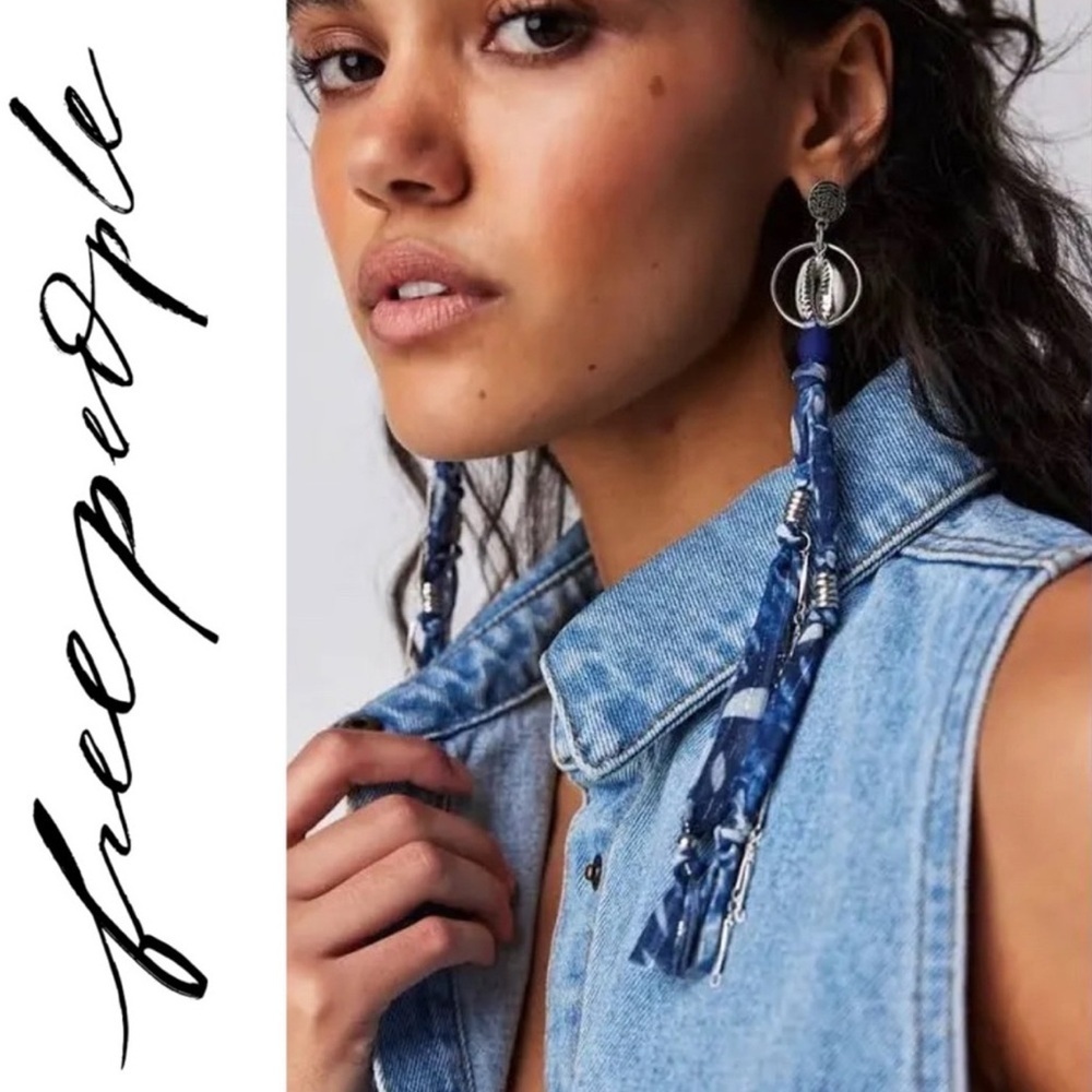 FREE PEOPLE Bridge Dangle Earrings (Blue silver)